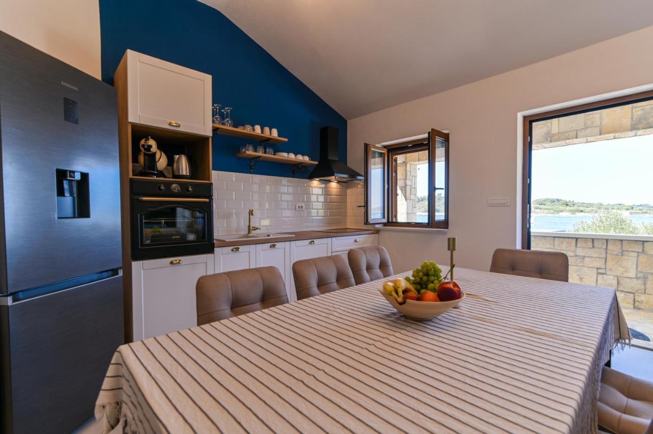 Villa Rudini With Heated Pool Okrug Gornji Ngoại thất bức ảnh