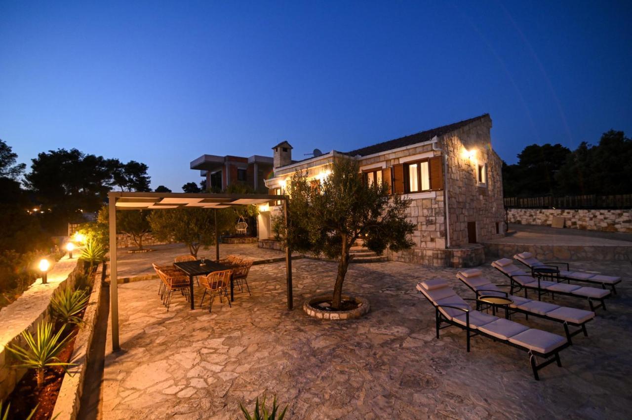 Villa Rudini With Heated Pool Okrug Gornji Ngoại thất bức ảnh
