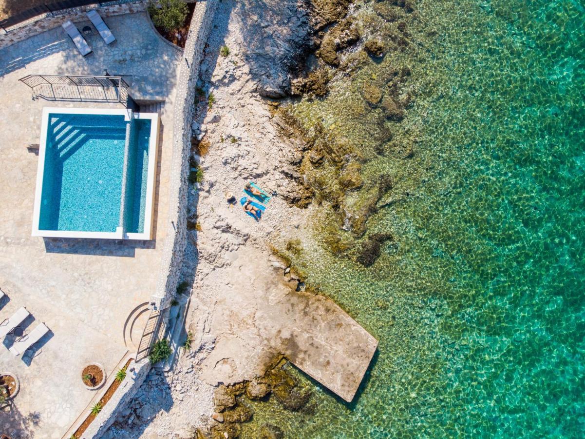 Villa Rudini With Heated Pool Okrug Gornji Ngoại thất bức ảnh