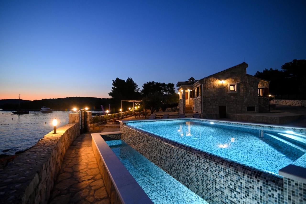 Villa Rudini With Heated Pool Okrug Gornji Ngoại thất bức ảnh